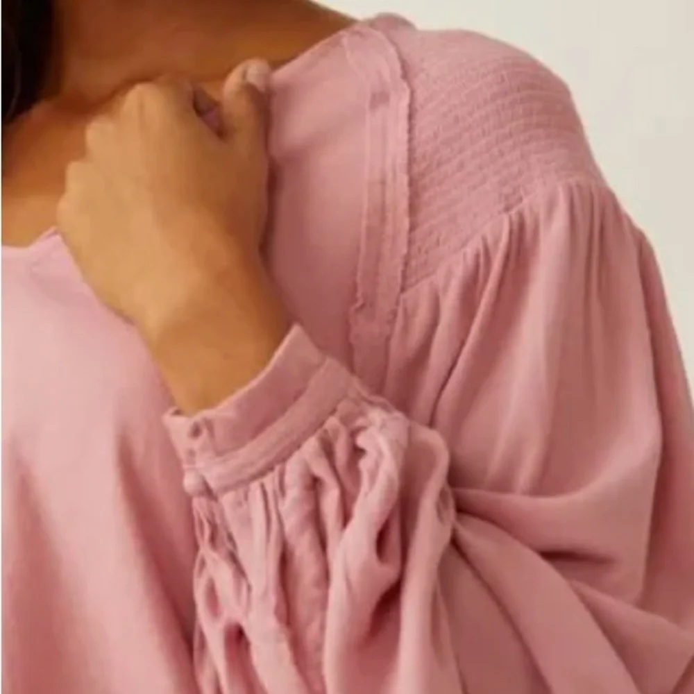 FREE PEOPLE KATHY LONG SLEEVE SMOCKED TOP MEDIUM PINK ROSE